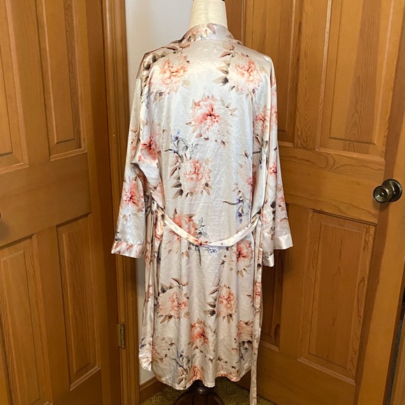 Floral Satin Robe Set - Picture 5 of 5